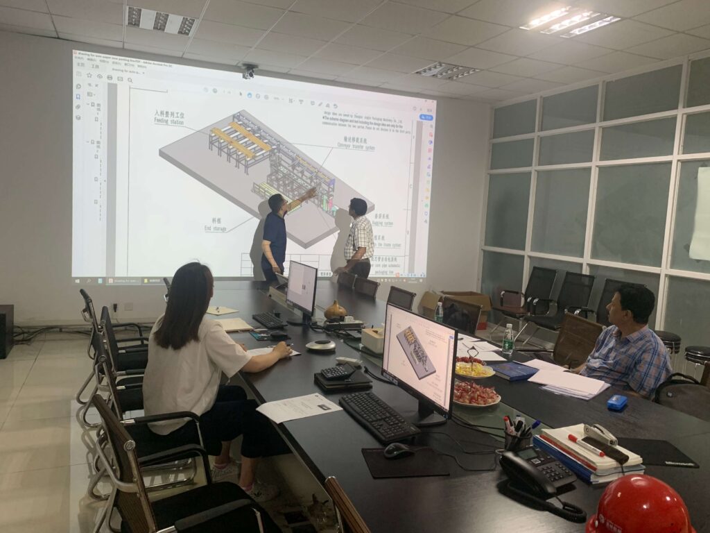 Indian clients visit the Jinglin factory.3